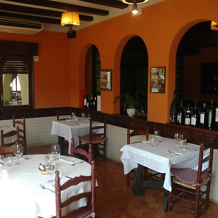 Hotel Restaurant El Bosc Banyeres del Penedes Buitenkant foto