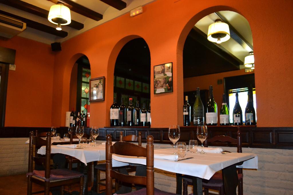 Hotel Restaurant El Bosc Banyeres del Penedes Kamer foto