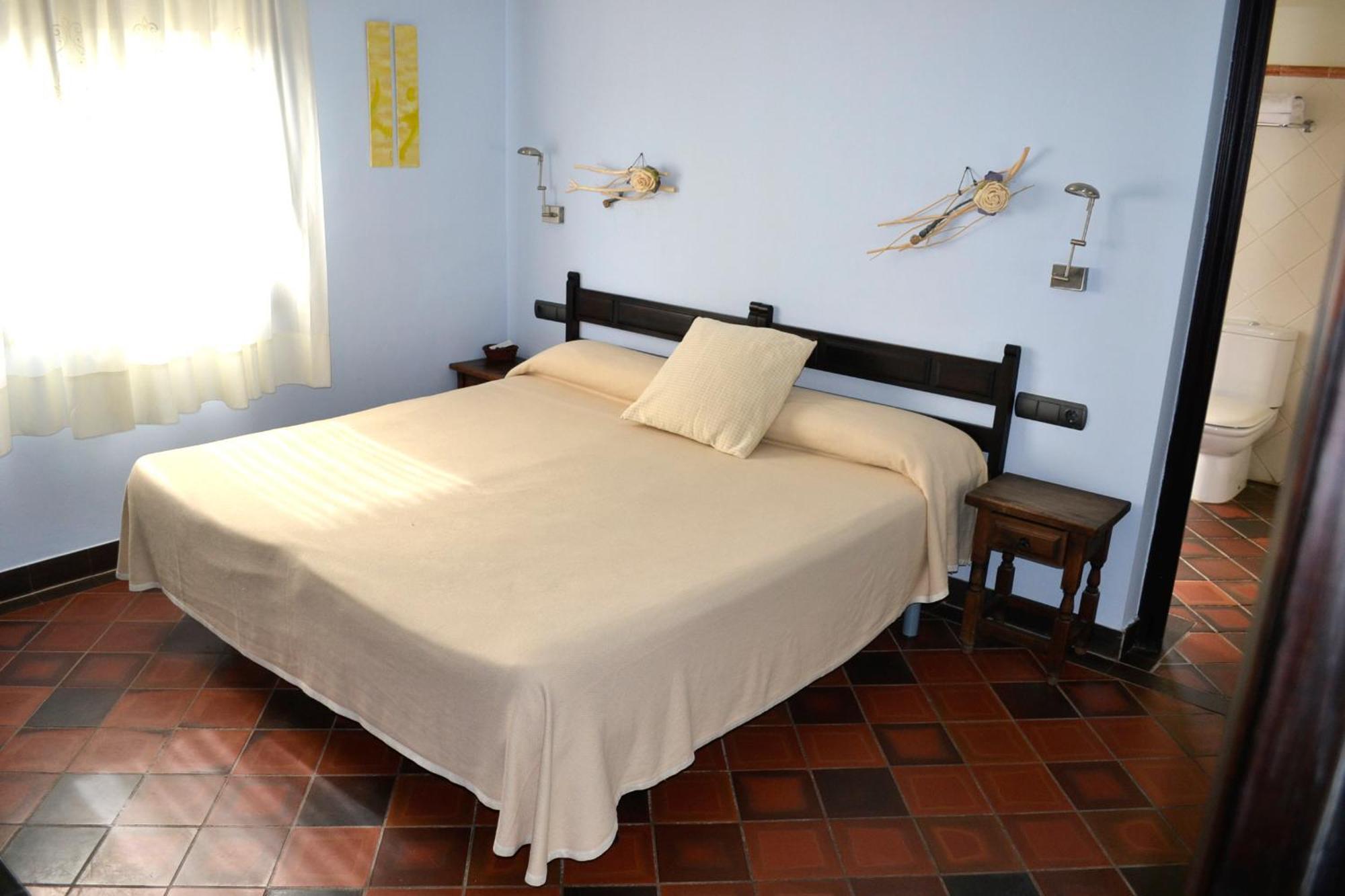Hotel Restaurant El Bosc Banyeres del Penedes Kamer foto