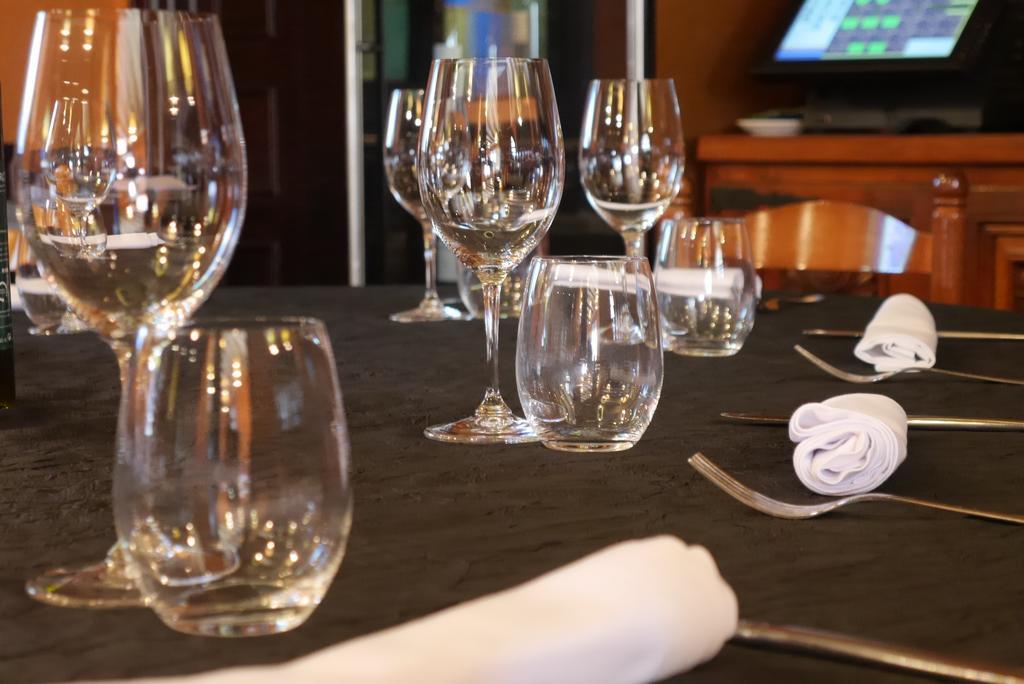 Hotel Restaurant El Bosc Banyeres del Penedes Buitenkant foto