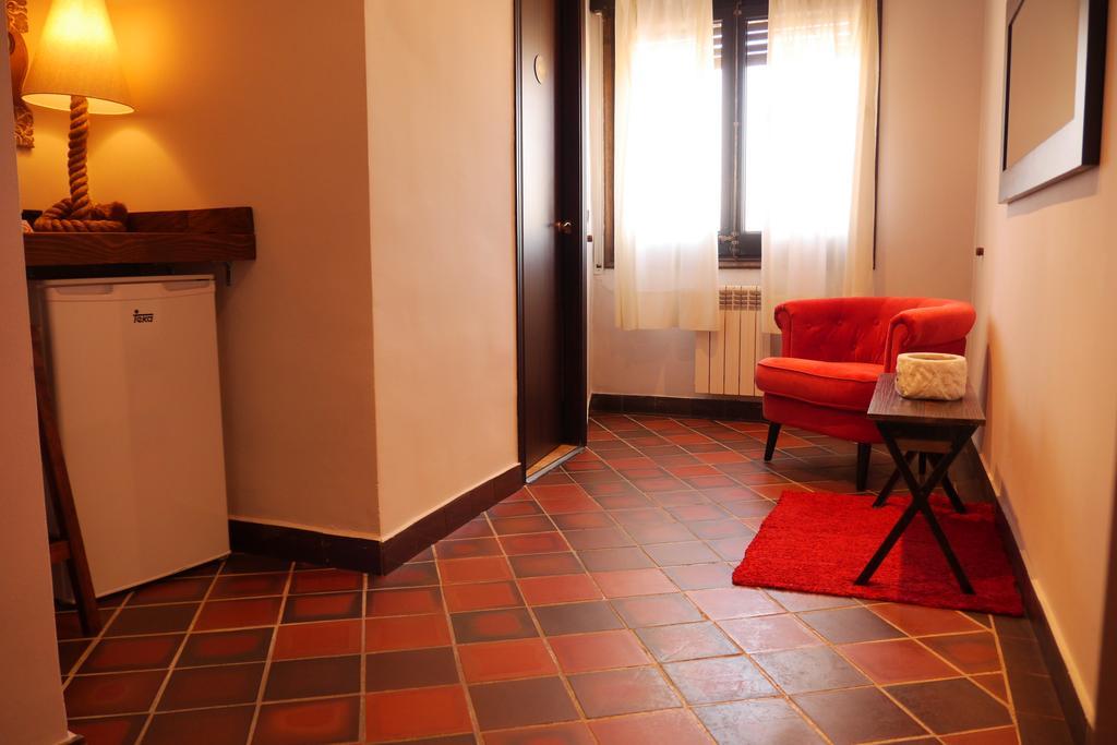 Hotel Restaurant El Bosc Banyeres del Penedes Buitenkant foto