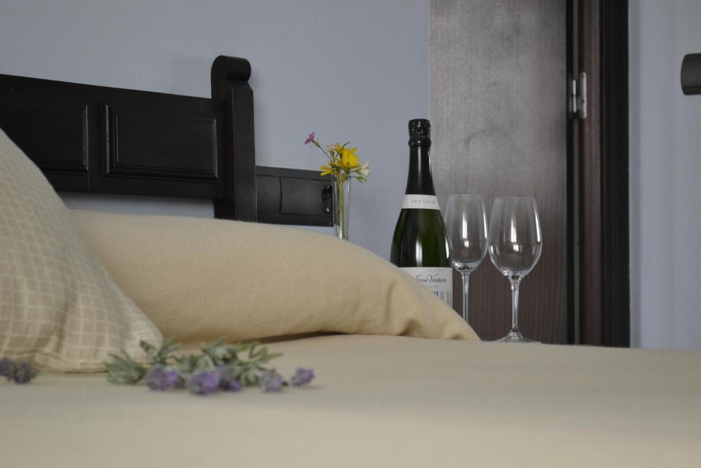 Hotel Restaurant El Bosc Banyeres del Penedes Kamer foto